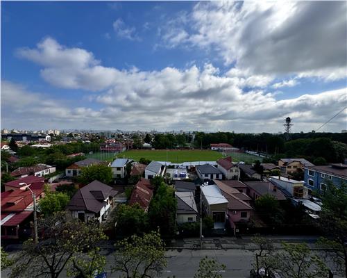 Inchiriere apartament 4 camere, centrala proprie, in Ploiesti, zona Eroilor