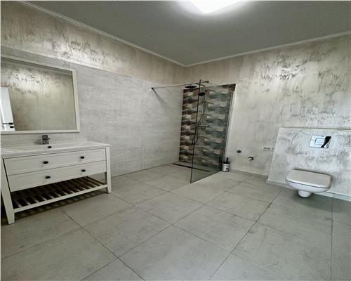 Inchiriere spatiu birou, 4 camere, bloc nou, Ploiesti, 9 Mai