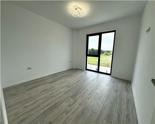 Inchiriere spatiu birou, 4 camere, bloc nou, Ploiesti, 9 Mai