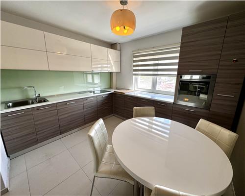 Vanzare apartament 2 camere, in Ploiesti, zona Cantacuzino stradal