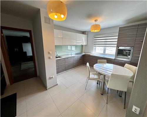 Vanzare apartament 2 camere, in Ploiesti, zona Cantacuzino stradal