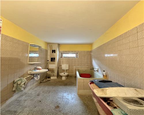 Casa S+P+1E, 11 camere, garaj, teren 1915 mp, stradal Paulestii Noi, langa Ploiesti