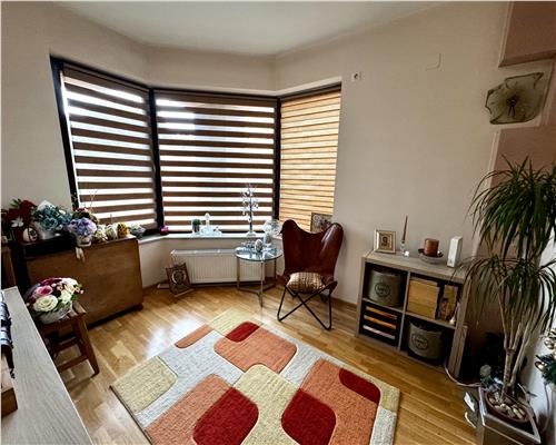 Vnzare casa 6 camere,constructie 2009, in Ploiesti, zona centrala