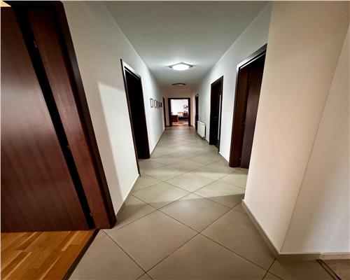 Vnzare casa 6 camere,constructie 2009, in Ploiesti, zona centrala