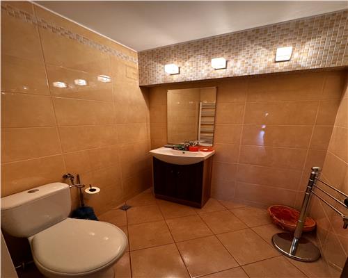 Vnzare casa 6 camere,constructie 2009, in Ploiesti, zona centrala
