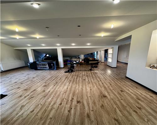 Vnzare casa 6 camere,constructie 2009, in Ploiesti, zona centrala