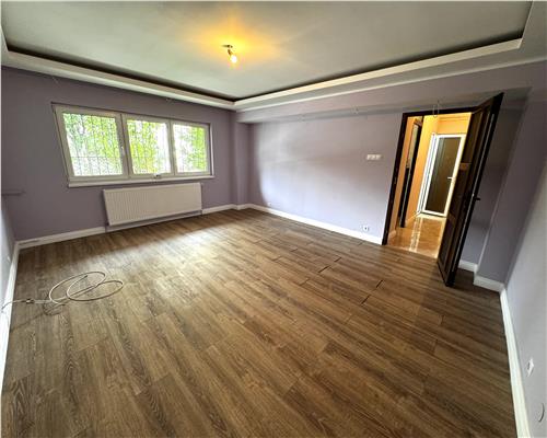 Vanzare apartament cu intrare direct din strada, 2 camere, Ploiesti, Gh. Doja