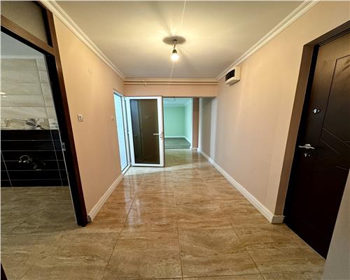 Vanzare apartament cu intrare direct din strada, 2 camere, Ploiesti, Gh. Doja