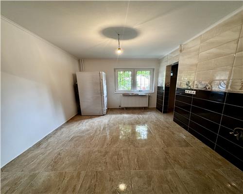 Vanzare apartament cu intrare direct din strada, 2 camere, Ploiesti, Gh. Doja