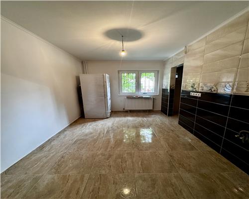 Vanzare apartament cu intrare direct din strada, 2 camere, Ploiesti, Gh. Doja