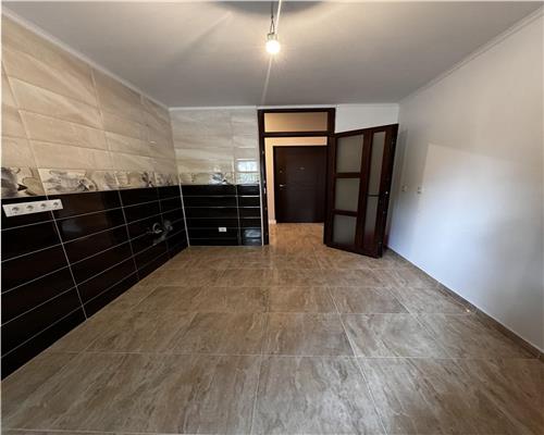 Vanzare apartament cu intrare direct din strada, 2 camere, Ploiesti, Gh. Doja