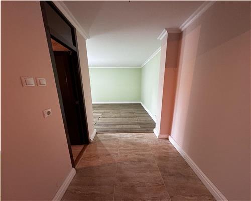 Vanzare apartament cu intrare direct din strada, 2 camere, Ploiesti, Gh. Doja