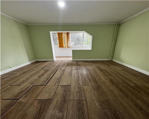 Vanzare apartament cu intrare direct din strada, 2 camere, Ploiesti, Gh. Doja