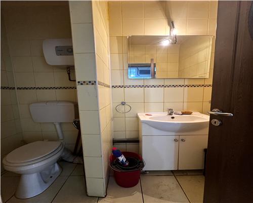 Vanzare spatiu comercial stradal, parter, IN Ploiesti, zona Republicii