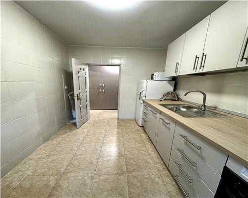 Inchiriere garsoniera, moderna, in Ploiesti, zona Marasesti/ Gara de Vest