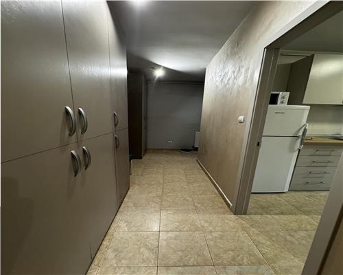 Inchiriere garsoniera, moderna, in Ploiesti, zona Marasesti/ Gara de Vest