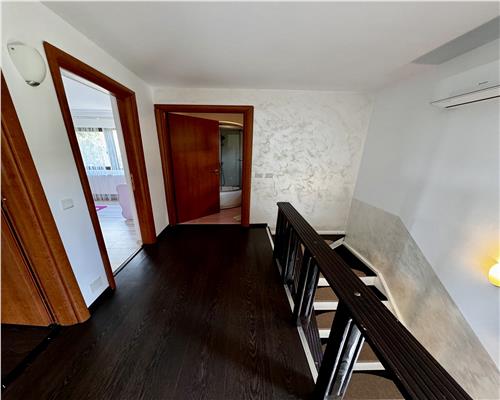 Vanzare vila 5 camere, in Chitorani Bucov, la 10 minute de Ploiesti