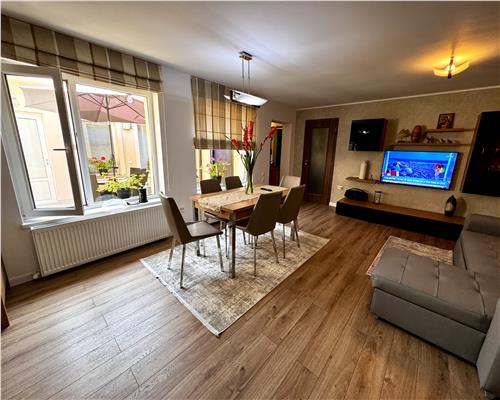 Vanzare casa 5 camere, in Ploiesti, zona Bobalna