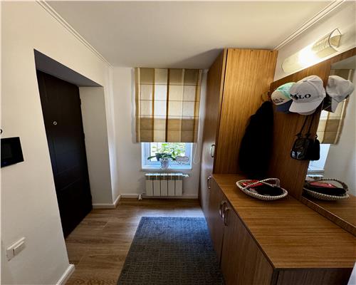 Vanzare casa 5 camere, in Ploiesti, zona Bobalna