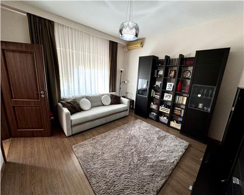Vanzare casa 5 camere, in Ploiesti, zona Bobalna