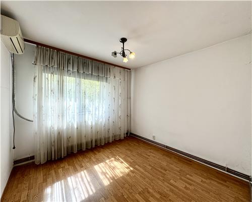 Apartament 4 camere, decomandat, centrala termica, Republicii Ploiesti
