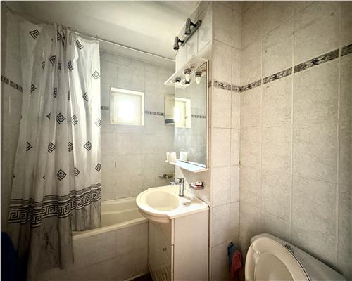 Apartament 4 camere, decomandat, centrala termica, Republicii Ploiesti