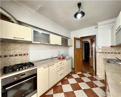 Apartament 4 camere, decomandat, centrala termica, Republicii Ploiesti