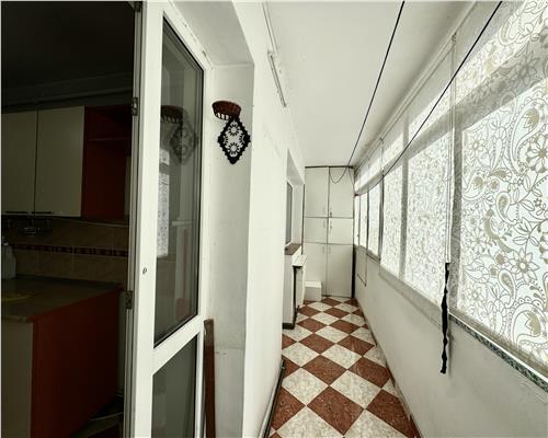 Apartament 4 camere, decomandat, centrala termica, Republicii Ploiesti
