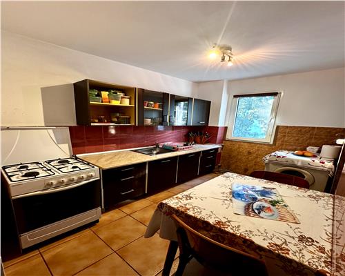 Vanzare apartament 2 camere, bloc de beton, Ploiesti, zona Nord