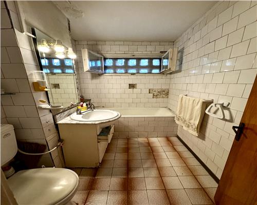 Vanzare apartament 2 camere, bloc de beton, Ploiesti, zona Nord