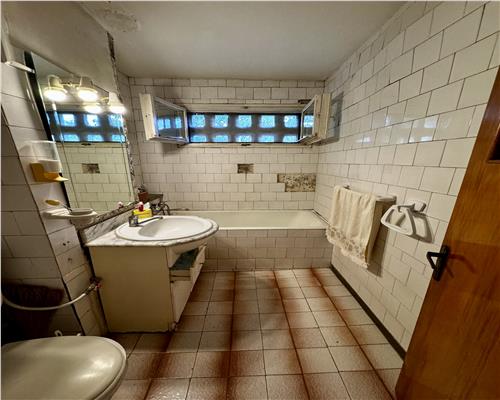 Vanzare apartament 2 camere, bloc de beton, Ploiesti, zona Nord