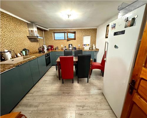 Vanzare casa 5 camere in Ploiesti, zona Cercelus Bd. Castanilor