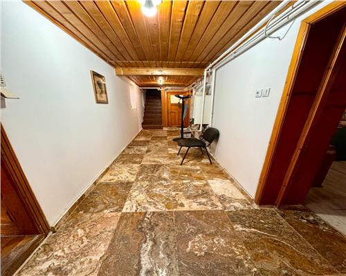 Vanzare casa 5 camere in Ploiesti, zona Cercelus Bd. Castanilor