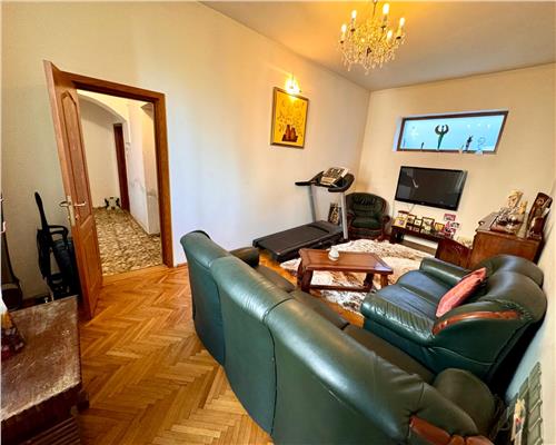 Vanzare casa 5 camere in Ploiesti, zona Cercelus Bd. Castanilor