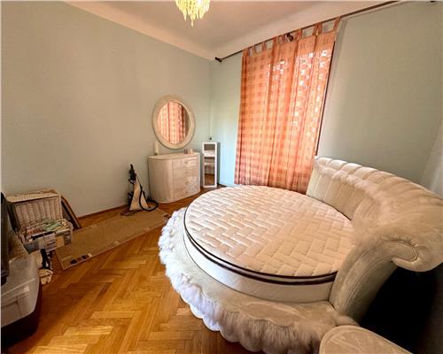 Vanzare casa 5 camere in Ploiesti, zona Cercelus Bd. Castanilor