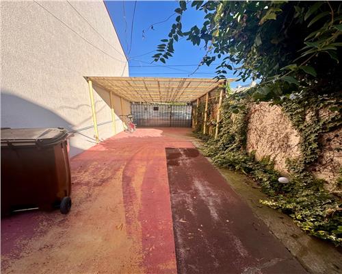 Vanzare casa 5 camere in Ploiesti, zona Cercelus Bd. Castanilor