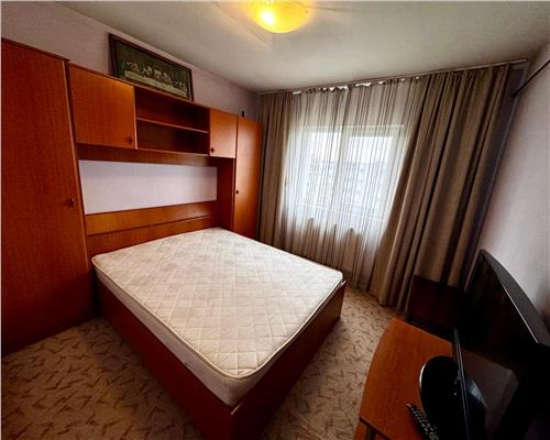 Vanzare apartament 3 camere, in Ploiesti, zona Malu Rosu stradal