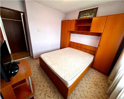 Vanzare apartament 3 camere, in Ploiesti, zona Malu Rosu stradal