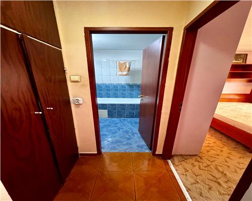 Vanzare apartament 3 camere, in Ploiesti, zona Malu Rosu stradal
