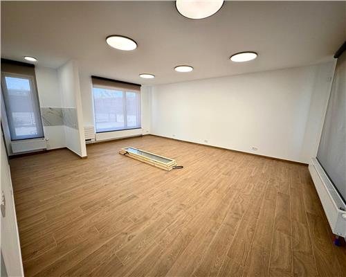 Inchiriere 2 cladiri pentru birouri clasa A, parcare proprie, Ploiesti, zona Sud