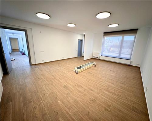 Inchiriere 2 cladiri pentru birouri clasa A, parcare proprie, Ploiesti, zona Sud