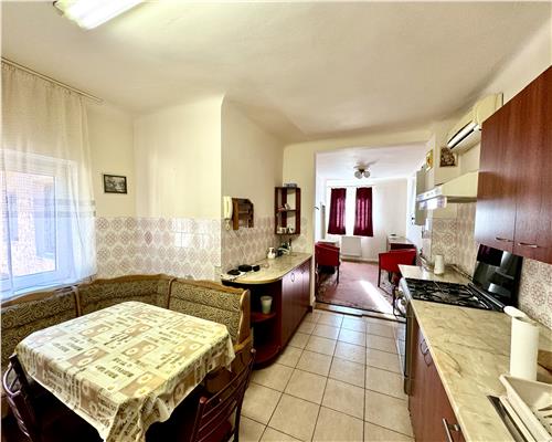 Ansamblu 2 case, 6 camere, garaj, Marasesti Ploiesti