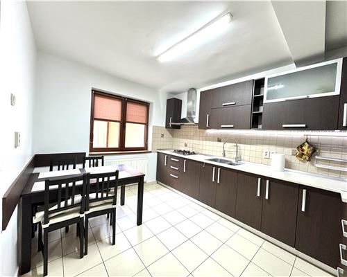 Ansamblu 2 case, 6 camere, garaj, Marasesti Ploiesti