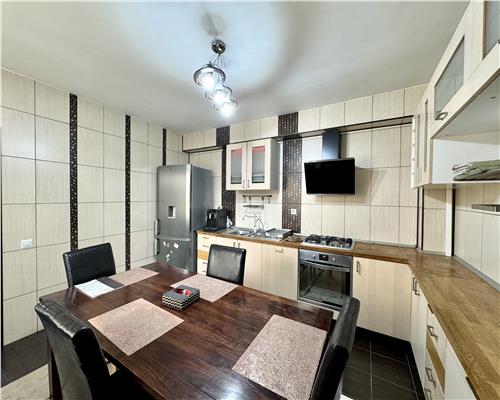 Casa 4 camere, S+P+1E, ultracentral, Ploiesti