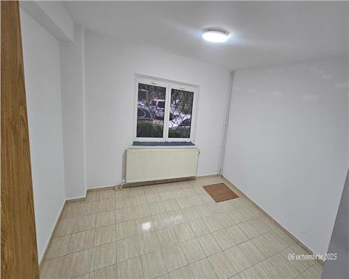Inchiriere apartament 3 camere, transformat in spatiu comercial, Ploiesti, Mihai Bravu