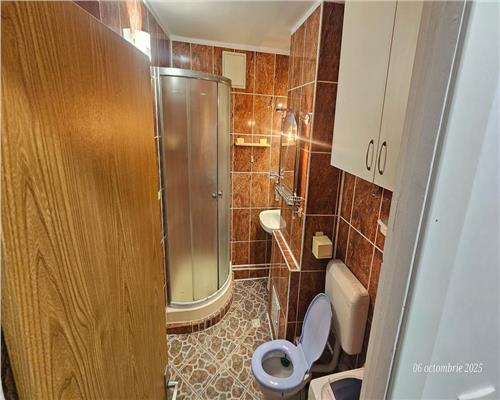 Inchiriere apartament 3 camere, transformat in spatiu comercial, Ploiesti, Mihai Bravu