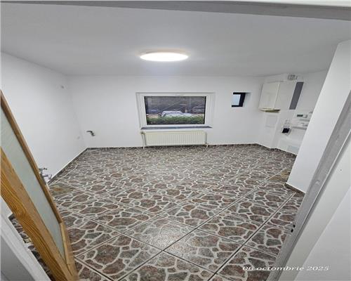 Inchiriere apartament 3 camere, transformat in spatiu comercial, Ploiesti, Mihai Bravu