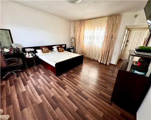 Vanzare casa 6 camere, in Ploiesti, zona centrala
