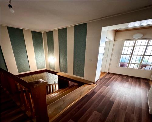 Vanzare casa 6 camere, in Ploiesti, zona centrala