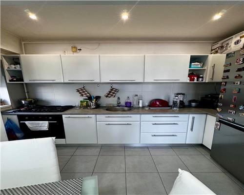 Vanzare penthouse 4 camere, 3 bai, in Ploiesti, zona Albert Evocasa